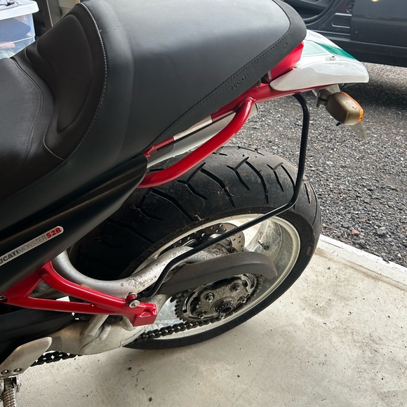 Ducati Performance Black semi rigid saddlebag. With connection bar. - Picture 10 of 10